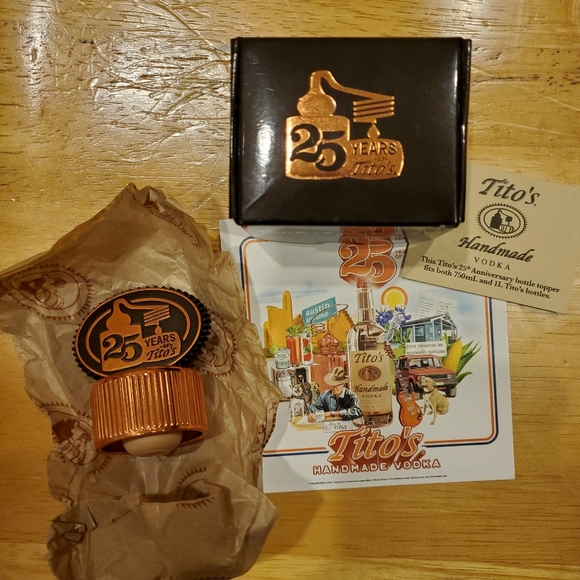 Tito’s Vodka 25th Anniversary collectible bottle topper - Picture 3 of 4